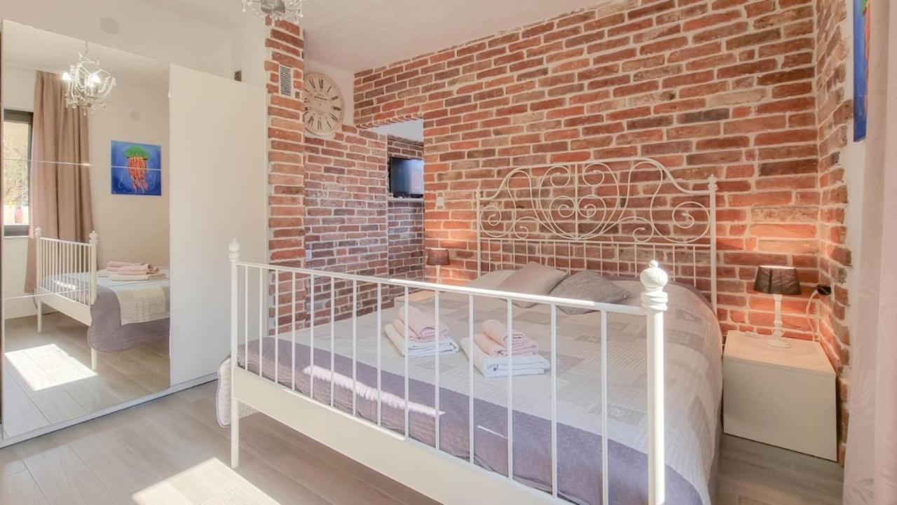 Enio Apartment Novigrad  ภายนอก รูปภาพ